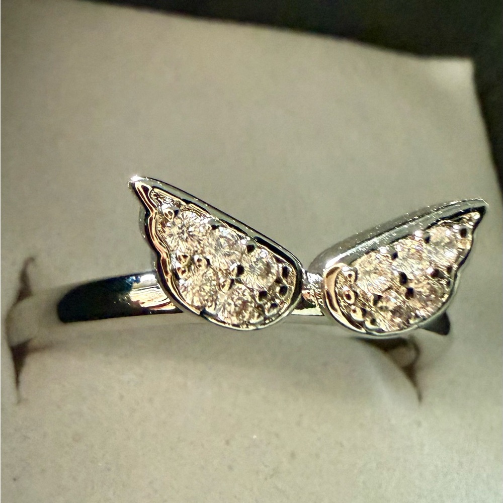 NEW! White Gold Plated Crystal Angel Wings Ring - Size 8 - Picture 3 of 12